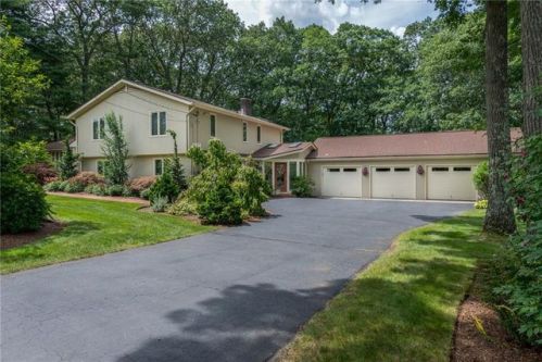 26 Timberland Dr, Lincoln, RI