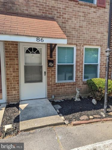 86 Park Vallei Ln, Chester, PA
