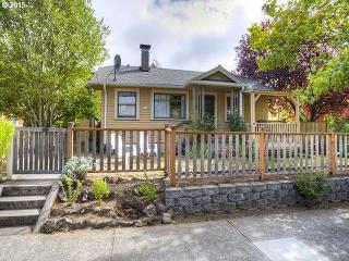 3106 72nd Ave, Portland, OR