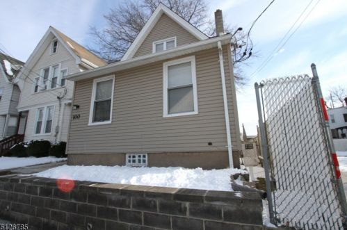 100 Burhans Ave, Paterson, NJ