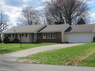1415 14th St, Coshocton, OH 43812