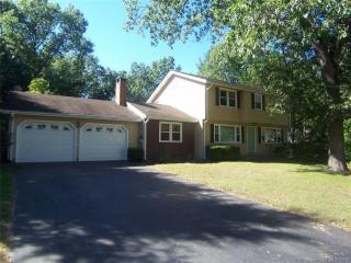 102 Lighthouse Hill Rd, Windsor, CT 06095
