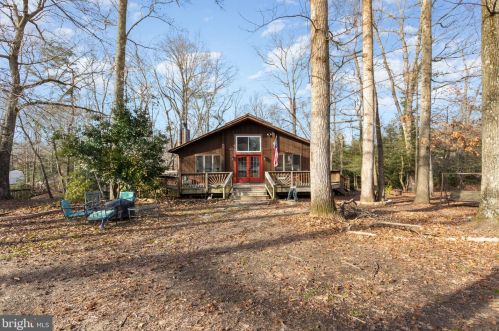 355 White Sands Dr, Lusby, MD 20657