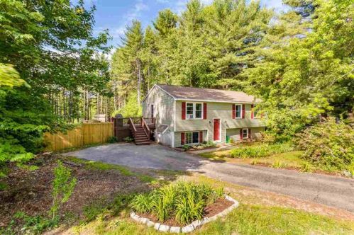 61 Toftree Ln, Dover, NH