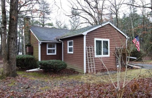 13 Lost Acres Dr, Glocester, RI