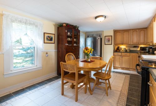 53 Mast Rd, Dover, NH