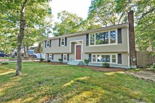 65 Jan Marie Dr, Plymouth, MA 02360