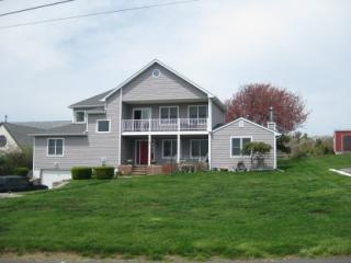 59 Etna Ave, Hither Plains NY  11954 exterior