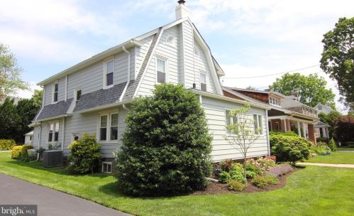 122 Sutton Rd, Ardmore, PA 19003
