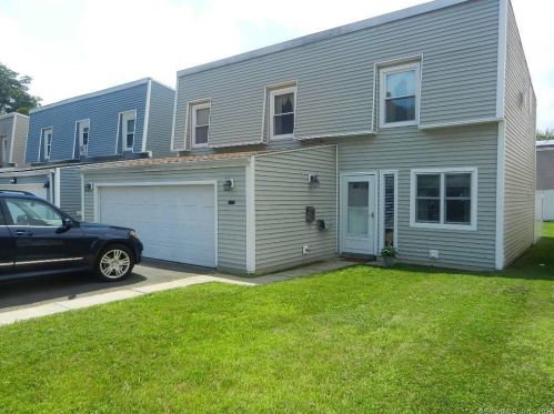 15 Inverness Ln, Middletown, CT