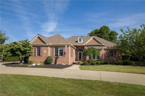 3122 Laura Ln, Cleveland, OH