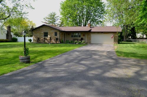 5858 Alkire Rd, Galloway, OH 43119