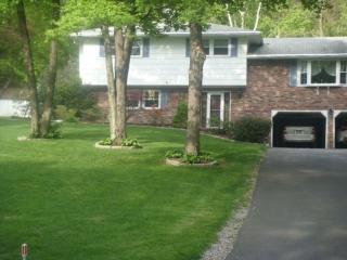 24 Mountain View Dr, Torrington, CT