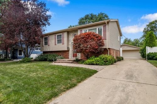 8842 147th St, Orland Park, IL 60462