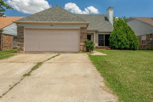 3817 Huckleberry Dr, Fort Worth, TX 76137