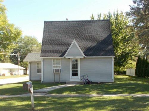 200 8th Ave, Independence, IA 50644