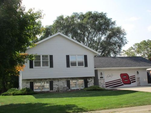 536 Mary Knoll Ln, Watertown, WI 53098