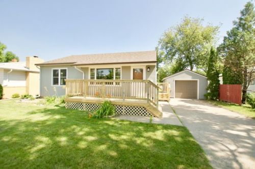 308 12th Ave, Jamestown, ND 58401