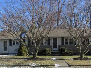 27 Holiday Dr, Lincoln, RI