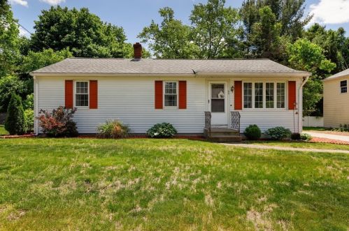 69 Quobaug Ave, Oxford, MA 01540