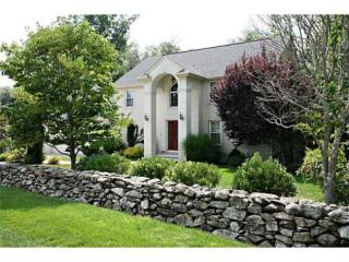 13 Bridle Dr, Lincoln, RI