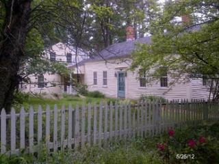 56 Newmarket Rd, Lee, NH