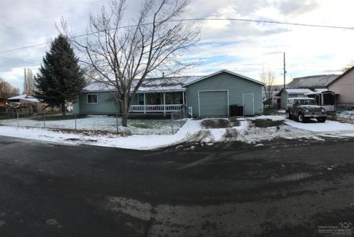 960 10th St, Prineville, OR