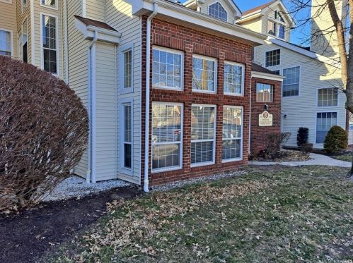 43 Carriage Crossing Ln, Middletown, CT