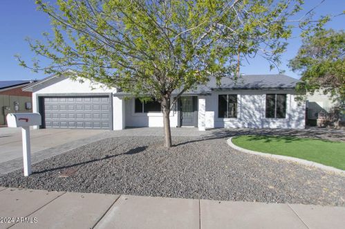 4962 Michelle Dr, Glendale, AZ