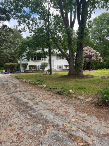 47 Silas Deane Rd, Gales Ferry, CT 06339