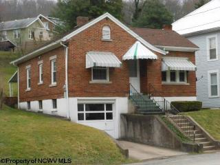 125 Cottage Ave, Valley Chapel, WV 26452