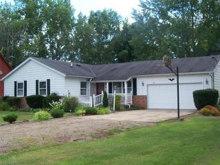 36635 Giles Rd, North Eaton, OH 44044