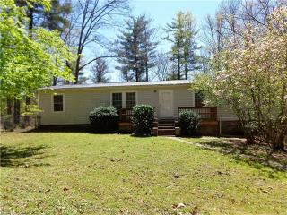 5 Country Rd, Hendersonville, NC