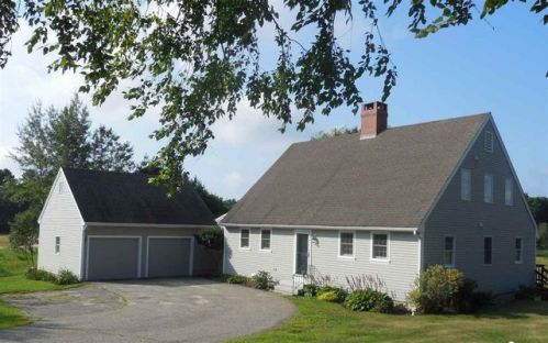 17 Deer Meadow Rd, Lee, NH 03824