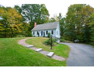 12 Ross Rd, Lee, NH 03824