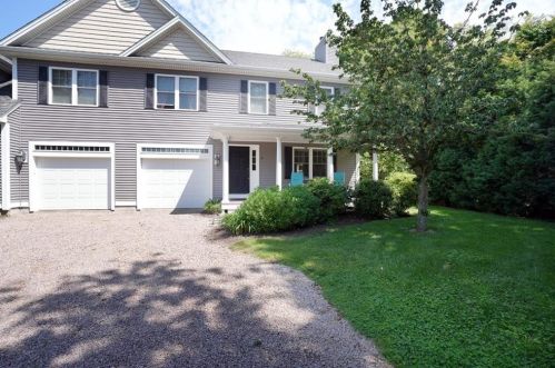 4 Crestview Dr, Westerly, RI