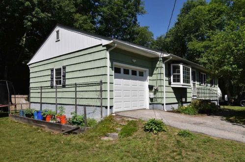 65 Marion Ave, Glocester, RI