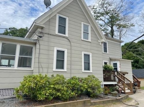 93 South St, Plymouth, MA 02360