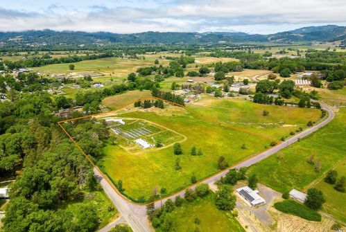 2250 Valley Rd, Willits, CA 95490