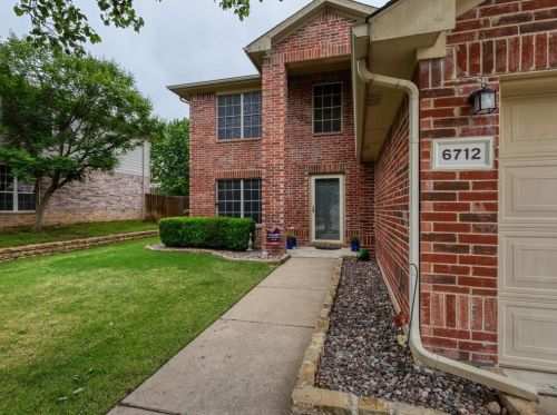 6712 Red Rock Trl, Fort Worth, TX 76137